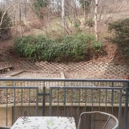 Quiet With Shared Kitchen Bathroom *