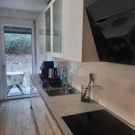 Quiet With Shared Kitchen Bathroom Apartman *