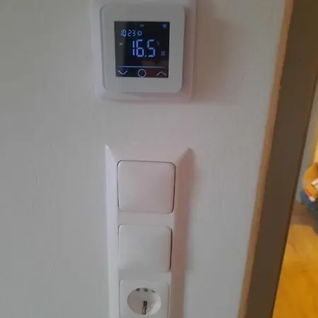 Apartman Quiet With Shared Kitchen Bathroom