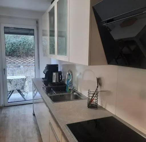 Quiet With Shared Kitchen Bathroom Apartman *