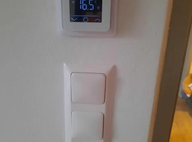 Apartman Quiet With Shared Kitchen Bathroom